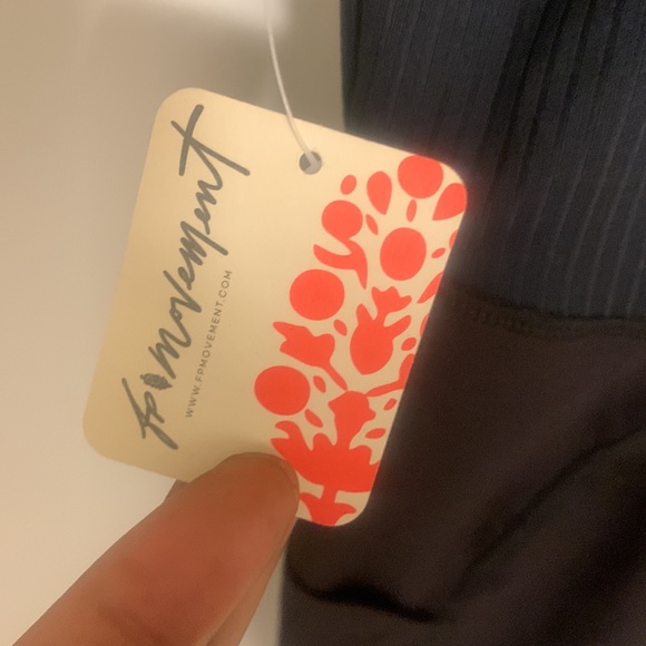 Female clothes - Picture 2 of 4